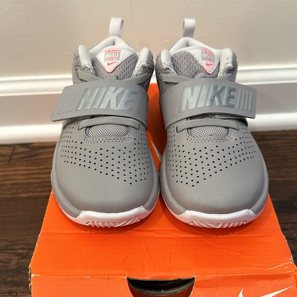 Nike Kids Team Hustle D8 Toddler; size 10; color Atmosphere Grey/Racer Pink - Picture 2 of 4